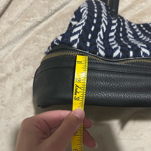 Lulu’s Briley Navy Blue and Black Woven Tote Bag Travel Bag Carry on - Picture 7 of 12